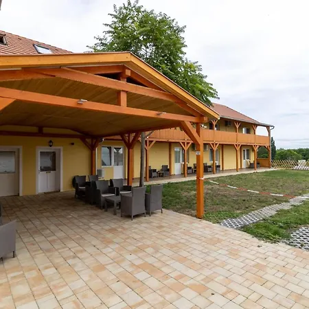 בית הארחה Montana-ederics Vendeghaz