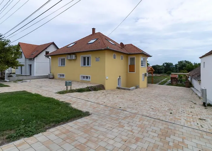 Montana-ederics Vendeghaz בלטונדריץ'