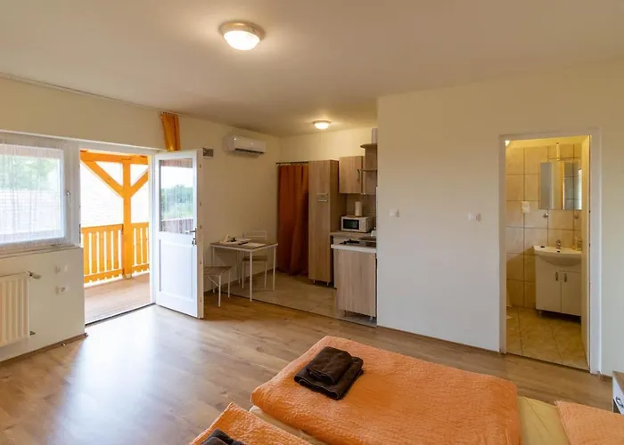 Montana-ederics Vendeghaz בלטונדריץ'