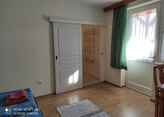 Montana-ederics Vendeghaz בית הארחה 4*