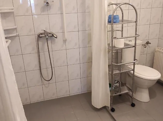 Montana-ederics Vendeghaz 4* בלטונדריץ'